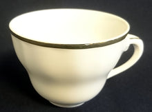 Lade das Bild in den Galerie-Viewer, KAFFEETASSE "Ingres Weiss" "Maria Theresia" - Porzellan, Goldrand Motiv Einfärbiges Dekor