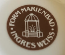 Lade das Bild in den Galerie-Viewer, 5er Set KAFFEEKANNE MIT DECKEL & MILCHKÄNNCHEN & ZUCKERDOSE MIT DECKEL "Ingres Weiss" - Porzellan, Goldrand Linien Blatt Blätter Rosenblüte Relief Form Motiv Dekor