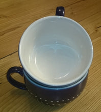 Lade das Bild in den Galerie-Viewer, 2er KAFFEEGEDECK - Keramik / Steingut, Punkte Kreise Dekor
