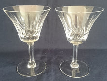 Lade das Bild in den Galerie-Viewer, GETRÄNKEGLAS - Kristallglas, Klar Symetrischer Linien Schliff Dekor