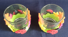Lade das Bild in den Galerie-Viewer, TEELICHTGLAS - Hartglas & Filz, Wiesenblumen Blüten Marienkäfer Motiv Dekor (G)