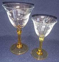 Lade das Bild in den Galerie-Viewer, GETRÄNKEGLAS - Hartglas, Pflanzen Weintrauben Dekor