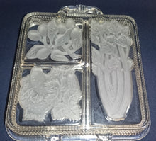 Lade das Bild in den Galerie-Viewer, SCHALENTABLETT MIT GRIFFEN (3 Kammer) - Hartglas, Blumen Obst Blätter Mattiertes Dekor