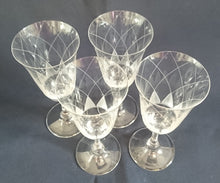 Lade das Bild in den Galerie-Viewer, GETRÄNKEGLAS - Kristallglas, Geometrisches Dreieck Linien Mattiert Geschliffenes Dekor