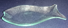 Lade das Bild in den Galerie-Viewer, 2er Set ABLAGESCHÄLCHEN - Hartglas, Klares Fischform Dekor
