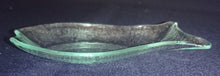 Lade das Bild in den Galerie-Viewer, ABLAGESCHÄLCHEN - Hartglas, Klares Fischform Dekor