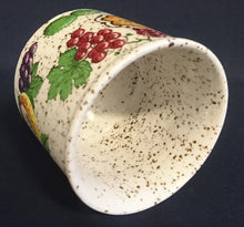 Lade das Bild in den Galerie-Viewer, KONFITÜRE-BEHÄLTER OHNE DECKEL - Keramik / Steingut, Obstfrüchte Blätter Confitüre Aufschrift Motiv Gesprengeltes Dekor