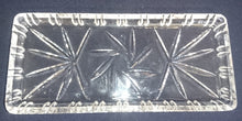 Lade das Bild in den Galerie-Viewer, KÖNIGSKUCHEN SERVIERPLATTE - Kristallglas, Rechteckig, Abstraktes Streifen Dekor