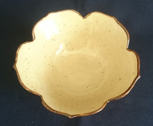 Lade das Bild in den Galerie-Viewer, BEILAGENSCHÜSSEL - Keramik / Steingut, Gesprenkeltes Linien Dekor