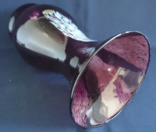 Lade das Bild in den Galerie-Viewer, BLUMENVASE - Press- / Hartglas, Schnee Gestöber Eis Wasserfall Motiv Dekor, Handarbeit / Handmade