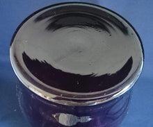 Lade das Bild in den Galerie-Viewer, BLUMENVASE - Press- / Hartglas, Schnee Gestöber Eis Wasserfall Motiv Dekor, Handarbeit / Handmade