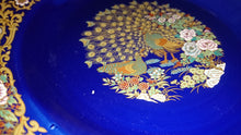 Lade das Bild in den Galerie-Viewer, DEKOR SAMMELTELLER - Keramik / Steingut, Pfauen Blumen Abstrakt Dekor