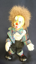 Lade das Bild in den Galerie-Viewer, CLOWN PUPPE - Mittelgroß, Stoff / Porzellan, Handarbeit, Handbemalt (A)