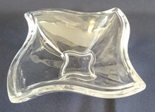 Lade das Bild in den Galerie-Viewer, DESSERTSCHALE - 24% Pbo Bleikristall, Ovales Sternform Design