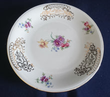 Lade das Bild in den Galerie-Viewer, DESSERTTELLER - Porzellan, Abstraktes Blumen Motiv Goldrand Dekor (A)