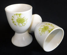 Lade das Bild in den Galerie-Viewer, EIERBECHER - Porzellan, Farbklecks- / Fleck Dekor