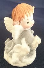 Lade das Bild in den Galerie-Viewer, SAMMELFIGUR "Engelchen" - Keramik / Steingut, Kindliche Engelchen Form Motiv Dekor (G)
