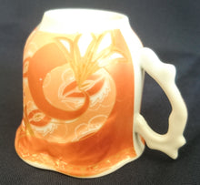 Lade das Bild in den Galerie-Viewer, 2er Set 2er ESPRESSOGEDECKE - Porzellan, Perlmutt Effekt Abstrakt Flora Fauna Pflanzen Motiv Gewölbte Form Dekor