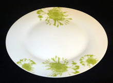 Lade das Bild in den Galerie-Viewer, 2er Set SPEISETELLER - Porzellan, Farbklecks- / Fleck Dekor