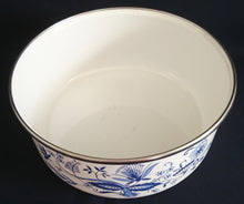 Lade das Bild in den Galerie-Viewer, GROßE SCHÜSSEL - Metall / Emaile, Zwiebelmuster Motiv Silberrand Dekor