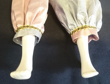 Lade das Bild in den Galerie-Viewer, HARLEKIN PUPPE - Mittelgroß, Stoff / Porzellan, Handarbeit, Handbemalt