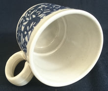 Lade das Bild in den Galerie-Viewer, KAFFEETASSE - Keramik / Steingut, Abstraktes Geometrisches Blumenwiesen Blüten Dekor