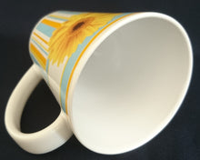 Lade das Bild in den Galerie-Viewer, KAFFEETASSE - Keramik / Steingut, Sonnenblumen Blüten Senkrechte & Waagerechte Linien Balken Motiv Dekor