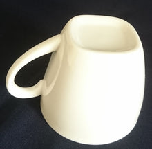 Lade das Bild in den Galerie-Viewer, KAFFEETASSE - Porzellan, Abgerundete Viereckige Quadratische Form Einfärbiges Dekor