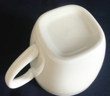 Lade das Bild in den Galerie-Viewer, KAFFEETASSE - Porzellan, Abgerundete Viereckige Quadratische Form Einfärbiges Dekor