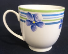 Lade das Bild in den Galerie-Viewer, KAFFEETASSE - Porzellan, Flora Veilchen Blumen Blüte Striche Linien Rand Motiv Dekor