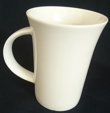 Lade das Bild in den Galerie-Viewer, KAFFEETASSE - Porzellan, Evangelische Kirche Ilbeshausen Grebenhain Vogelsbergkreis Motiv Dekor