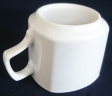 Lade das Bild in den Galerie-Viewer, KAFFEETASSE - Porzellan, Einfärbig Quadratisch Abgerundetes Form Dekor