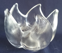 Lade das Bild in den Galerie-Viewer, 2er Set KERZENSTÄNDER SCHALE & KERZE - Hartglas & Wachs / Kerzenmaterial, Tulpenartige Blüten Form Dekor & Runde Kugel Form