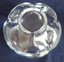 Lade das Bild in den Galerie-Viewer, 2er Set KERZENSTÄNDER SCHALE & KERZE - Hartglas & Wachs / Kerzenmaterial, Tulpenartige Blüten Form Dekor & Runde Kugel Form