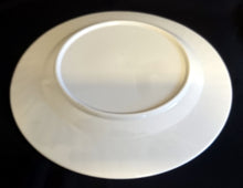 Lade das Bild in den Galerie-Viewer, 2er Set SPEISETELLER - Porzellan, Wellenartig Einfärbiges Dekor