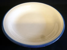 Lade das Bild in den Galerie-Viewer, SUPPENTELLER - Keramik / Steingut, Blauer Dekorrand