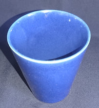 Lade das Bild in den Galerie-Viewer, TRINKBECHER - Keramik / Steingut, Klassisch Einfärbiges Dekor