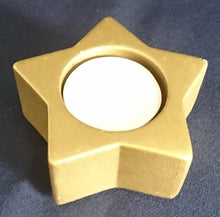 Lade das Bild in den Galerie-Viewer, WEIHNACHTLICHER TEELICHTHALTER - Keramik / Steingut, Sternform Motiv Dekor (G)