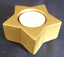 Lade das Bild in den Galerie-Viewer, WEIHNACHTLICHER TEELICHTHALTER - Keramik / Steingut, Sternform Motiv Dekor (G)