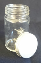 Lade das Bild in den Galerie-Viewer, KLEINES VORRATSDÖSCHEN MIT SCHRAUBDECKEL - Press- / Hartglas & Metall, Klassisch Design Form Dekor