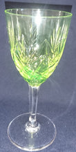 Lade das Bild in den Galerie-Viewer, LIKÖR~ GETRÄNKEGLAS- 24% Pbo Bleikristall, Abstrakter Grashalm Gräserhalme Motiv Dekor