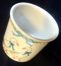 Lade das Bild in den Galerie-Viewer, ZUCKERDOSE OHNE DECKEL "Porcelain Collection" - Porzellan, Ländliches Gänse Schleifen Motiv Dekor