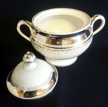 Lade das Bild in den Galerie-Viewer, ZUCKERDOSE MIT DECKEL - Porzellan, Abstrakte Geometrisches Linien Striche Balken Rand Dekor