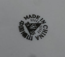 Lade das Bild in den Galerie-Viewer, 2er Set UNTERTASSEN - Porzellan, Blätter Punkte Abstrakt Dekor