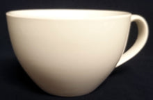 Lade das Bild in den Galerie-Viewer, 2er Set CAPPUCCINO KAFFEETASSEN PÖTTE "White Basics" - Porzellan, Modernes Einfärbiges Form Dekor