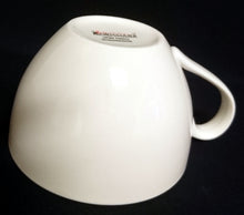 Lade das Bild in den Galerie-Viewer, CAPPUCCINO KAFFEETASSE POTT "White Basics"- Porzellan, Modernes Einfärbiges Form Dekor