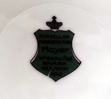 Lade das Bild in den Galerie-Viewer, 2er Set DESSERTTELLER - Porzellan, 3fache Goldränder Gewölbter Rand Dekor