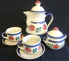 Lade das Bild in den Galerie-Viewer, KAFFEETASSE - Keramik / Steingut, "Ammerland Ceracron Sekunda" - Keramik / Steingut, Apfel Äpfel Zweige Blätter Linien Striche Balken Motiv Dekor