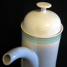 Lade das Bild in den Galerie-Viewer, KAFFEEKANNE MIT DECKEL "Friesland" - Porzellan, Abstraktes Geometrisches Linien Dekor