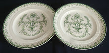 Lade das Bild in den Galerie-Viewer, 2er Set DESSERTTELLER "Sekunda Jeverland Reepsholt"- Porzellan, Relief Pflanzen Wappen Dekor
